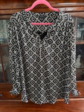 Tahari Black & White Geometric Tie-Neck Blouse